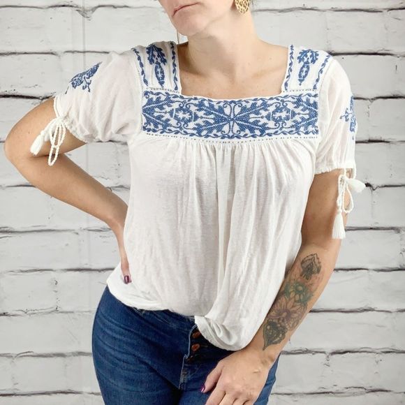 Lucky Brand Tops - Lucky Brand peasant embroidered blouse